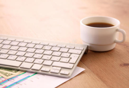 上海網(wǎng)站建設(shè)在制作商城網(wǎng)站一定要注意這三點(diǎn)